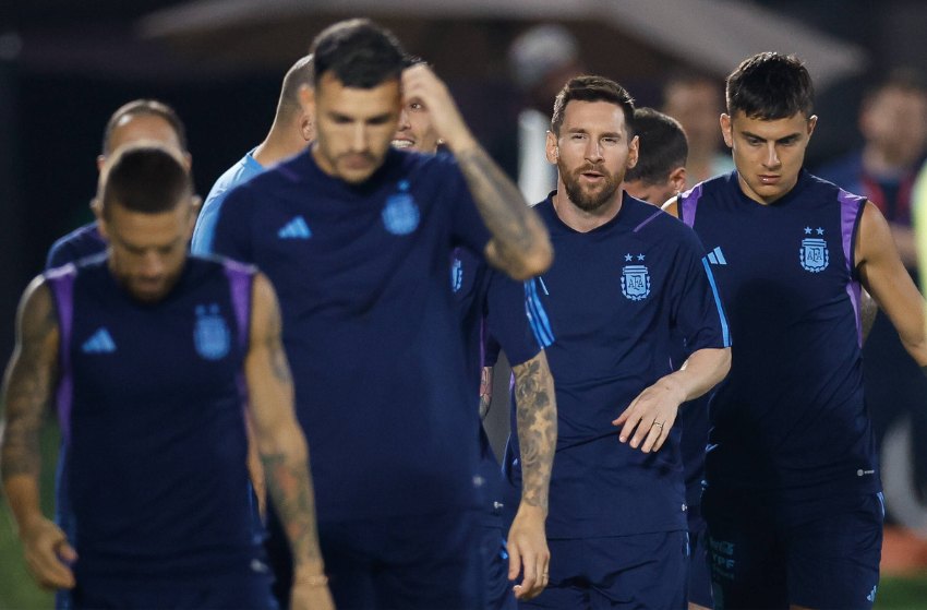 Seleção da Argentina treinando no Catar