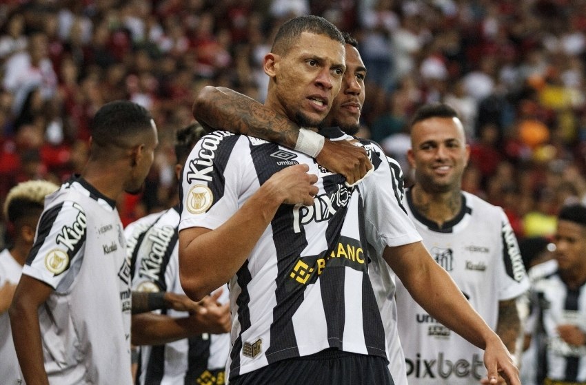 Santos: Alex Nascimento tem lesão, e Maicon pode entrar na zaga