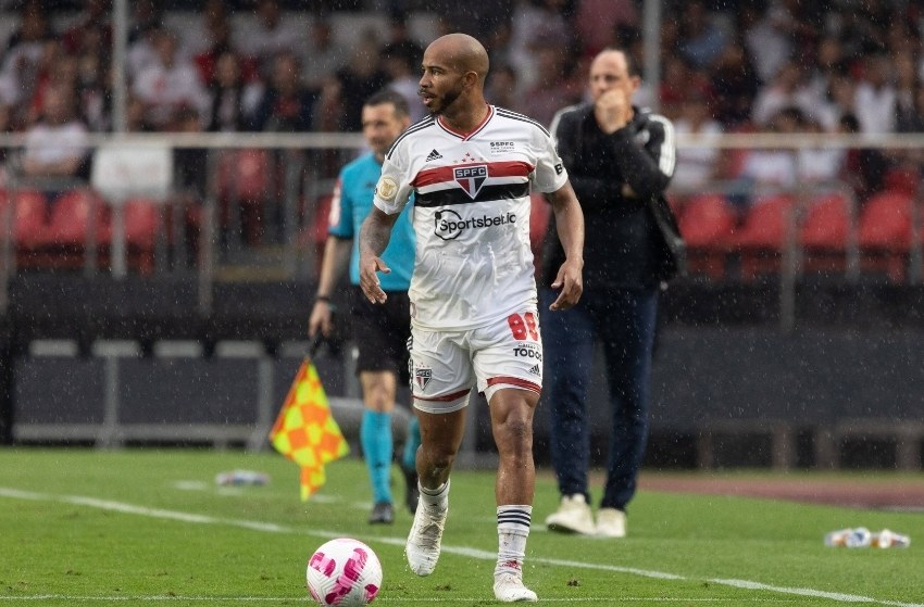 São Paulo: Patrick treina após reclamar por ter sido substituído