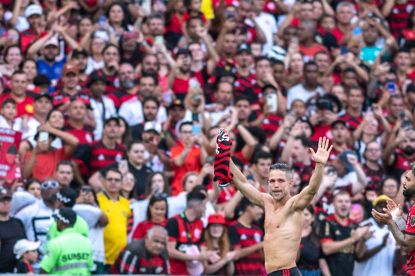 Na despedida dos Diegos, Flamengo perde para o Avaí