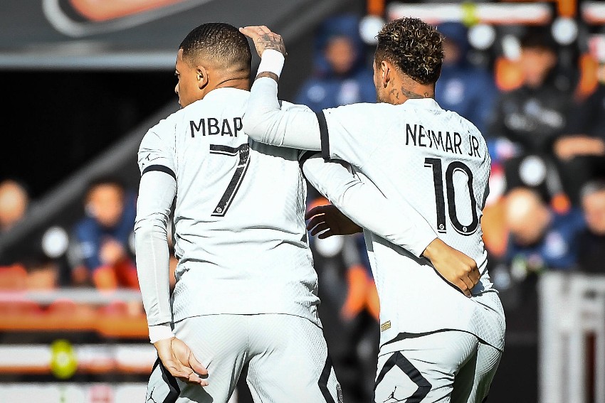 Neymar marca, dá assistência e PSG vence o Lorient no Francês