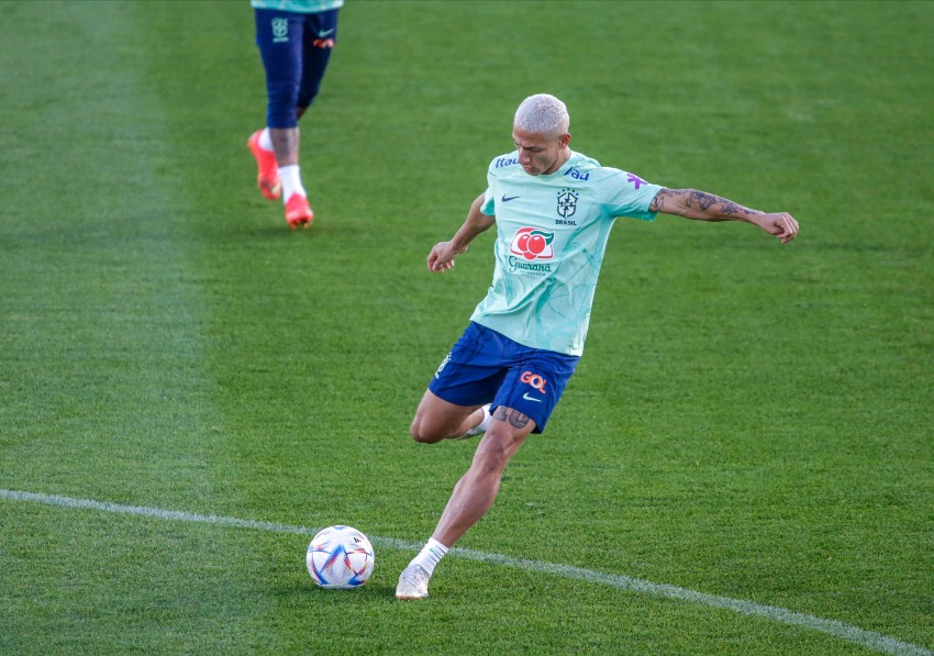 Richarlison marca em última atividade do Brasil em Turim