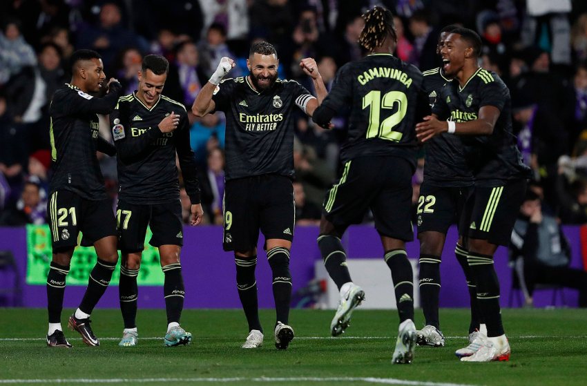 Benzema faz dois gols no fim, e Real Madrid vence o Valladolid
