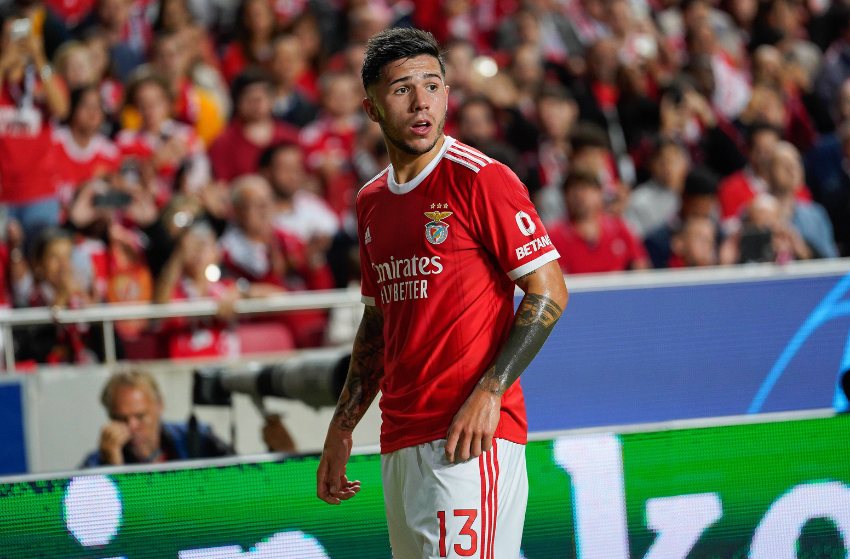 Benfica tenta manter Enzo Fernández até o fim da temporada