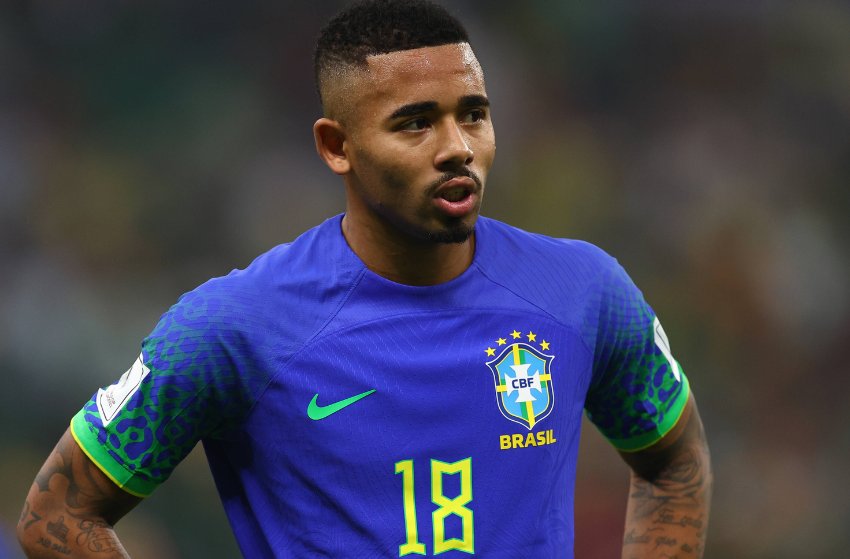 Gabriel Jesus passa por cirurgia no joelho, após lesão na Copa