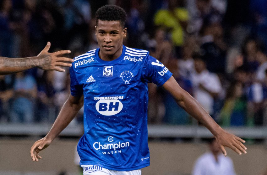 Cruzeiro anuncia venda do lateral Geovane Jesus ao Dallas FC