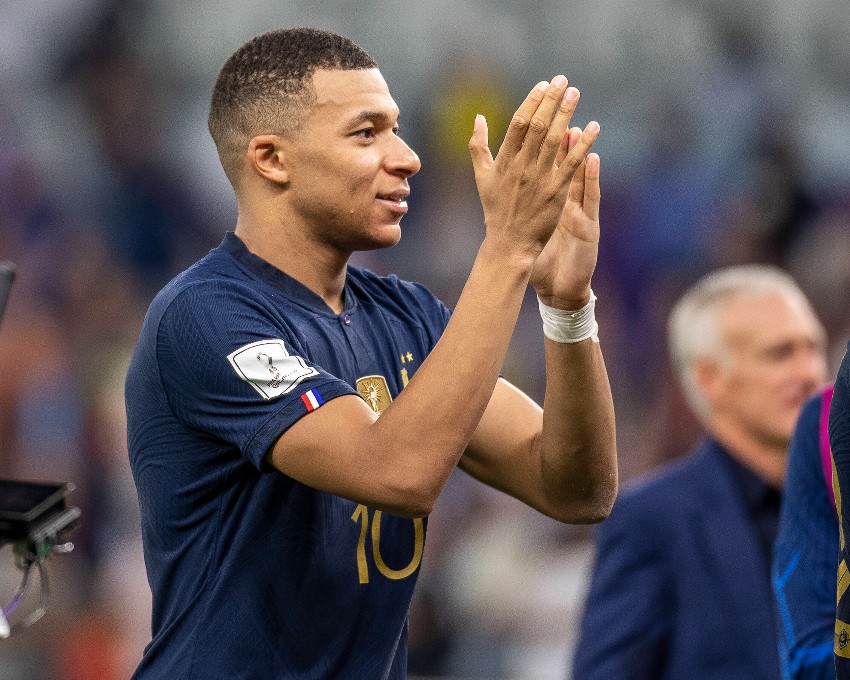 Craque Francês Mbappé venceu todos os jogos como titular na Copa