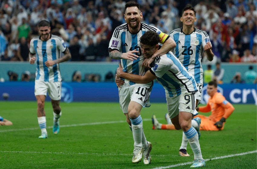 Argentina bate Croácia com show de Messi e vai à final da Copa