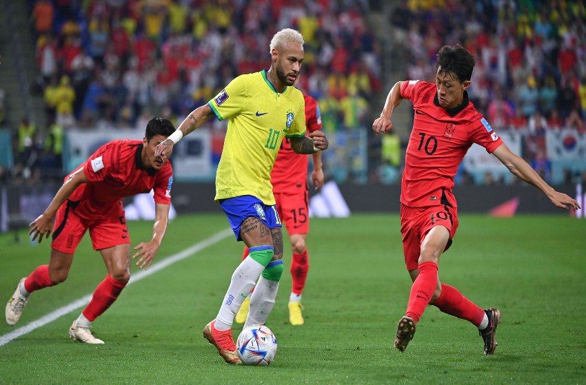 Brasil: Neymar diz que não sentiu dor no tornozelo após vitória