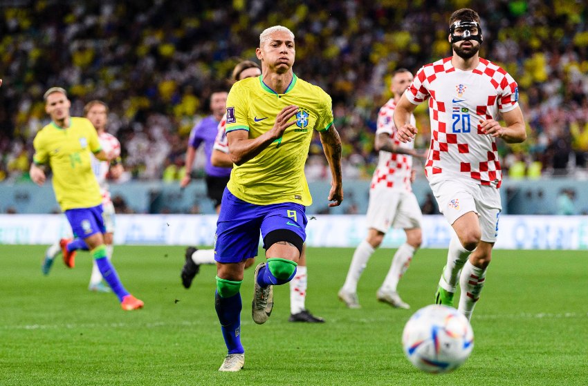 Richarlison se lesionou em jogo do Brasil com a Croácia, diz site