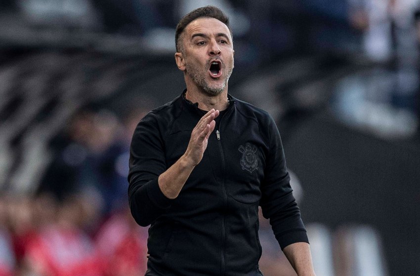 Flamengo divulga acerto com o técnico Vítor Pereira para 2023