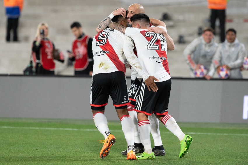 Vasco não resiste ao River Plate e perde amistoso nos EUA