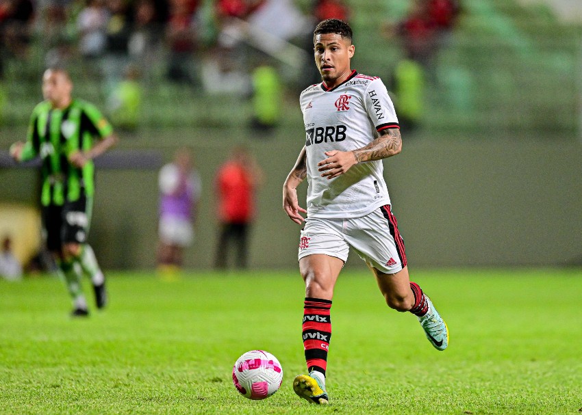 Flamengo encaminha a venda de João Gomes para o Wolverhampton