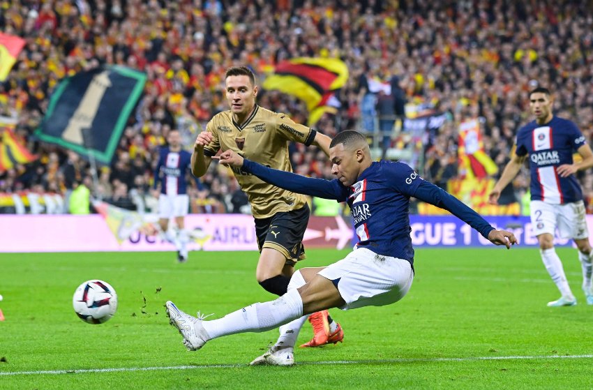 PSG, sem Messi e Neymar, sofre derrota para o Lens no Francês