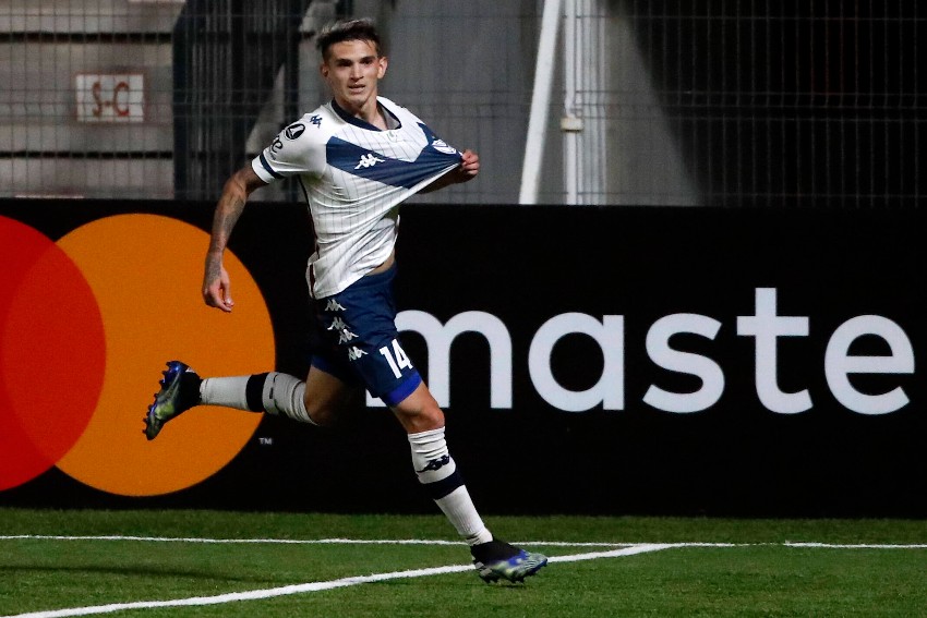 Vasco anuncia de forma oficial o atacante Luca Orellano
