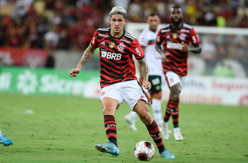 Flamengo viaja com os titulares para jogo contra o Madureira