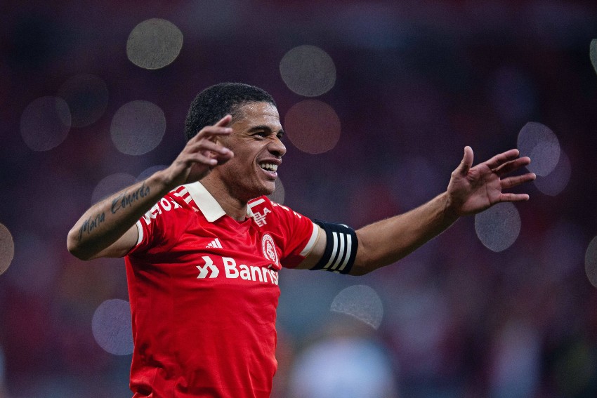 Taison recebe proposta e rescinde contrato com o Internacional