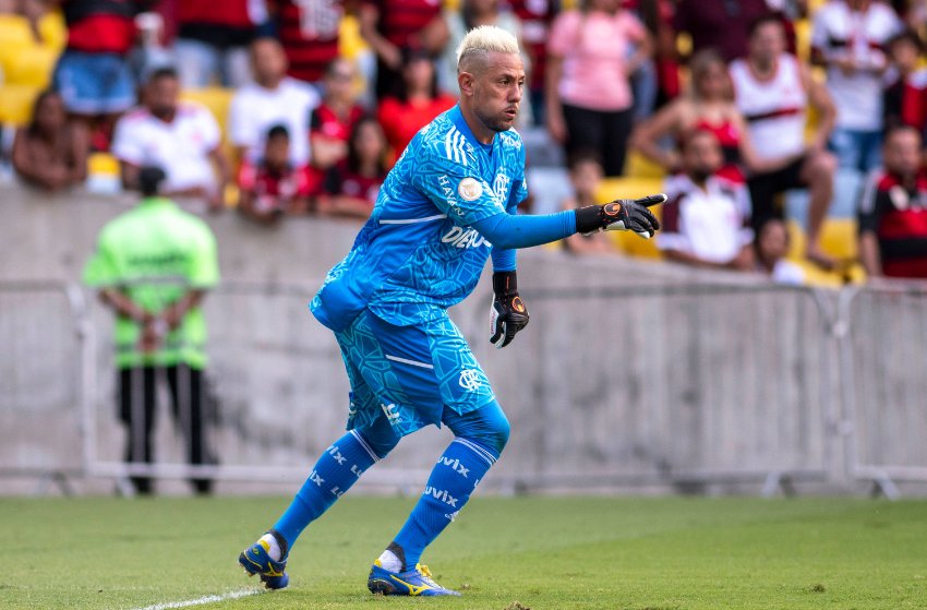 Goleiro Diego Alves