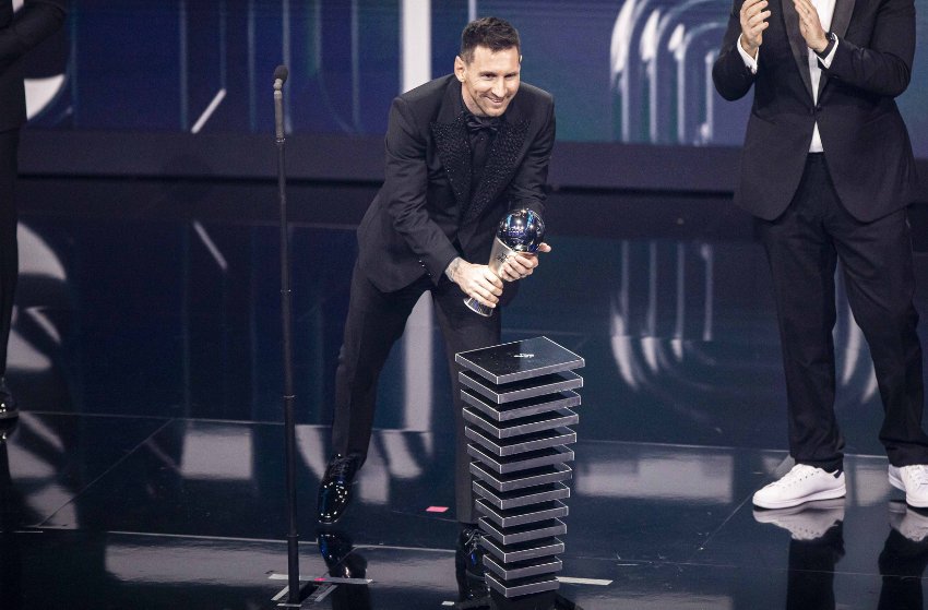Lionel Messi recebe o The Best Lionel Messi recebe o The Best