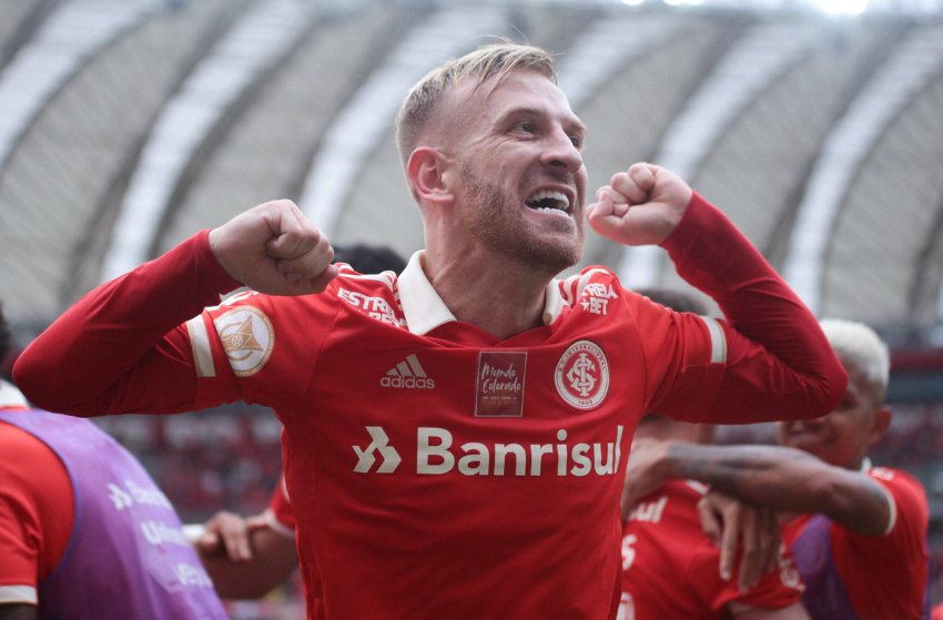 Inter vence o Ypiranga e assume o segundo lugar no Gauchão