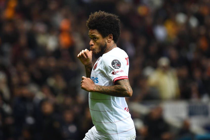 Luiz Adriano, do Internacional Luiz Adriano, do Internacional