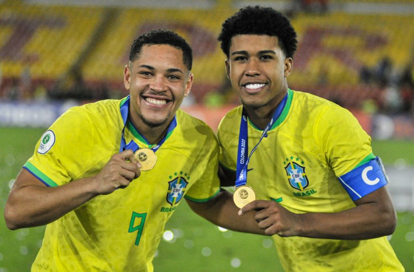 Vitor Roque e Andrey, do Brasil