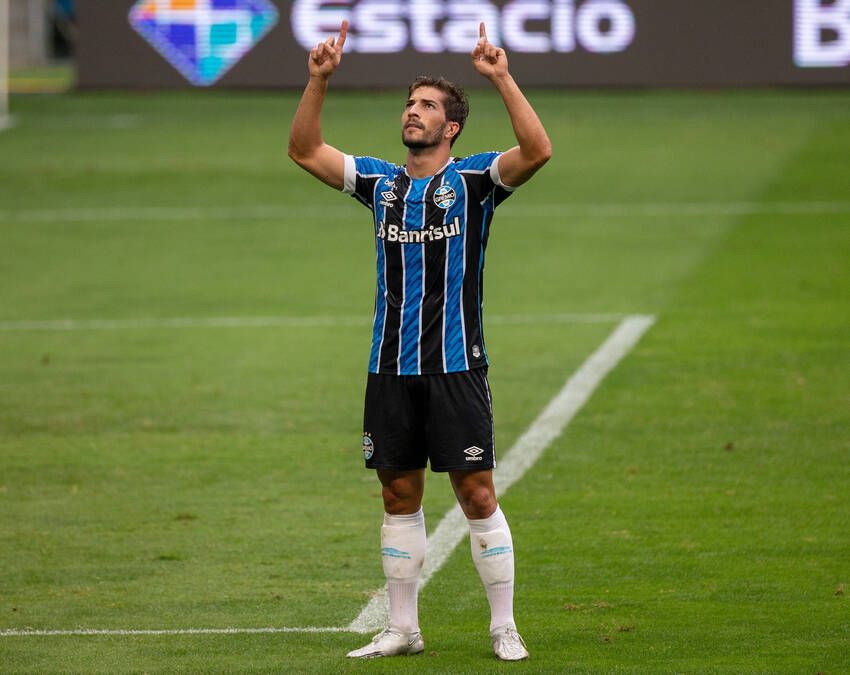 Lucas Silva. do Grêmio Lucas Silva. do Grêmio