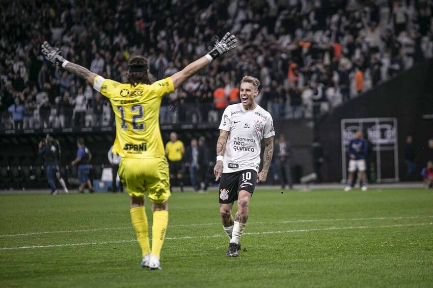 Róger Guedes e Cássio, do Corinthians Róger Guedes e Cássio, do Corinthians