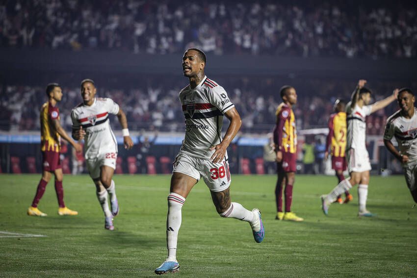 Caio Paulista, do Racing Caio Paulista, do Racing