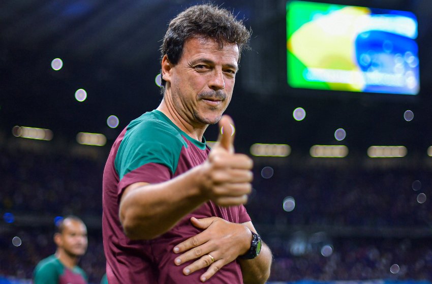 Fernando Diniz assume o comando da Seleção como interino Fernando Diniz assume o comando da Seleção como interino