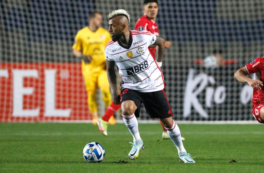 Vidal vai trocar o Flamengo pelo Athletico Vidal vai trocar o Flamengo pelo Athletico