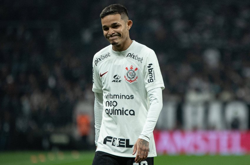 Adson é anunciado pelo Nantes Adson é anunciado pelo Nantes