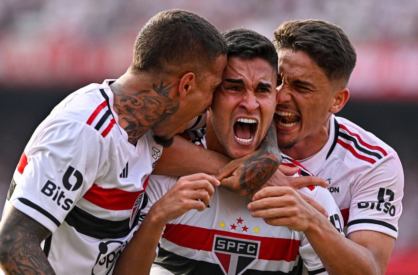 Rodrigo Nestor comemora o gol do título do São Paulo Rodrigo Nestor comemora o gol do título do São Paulo
