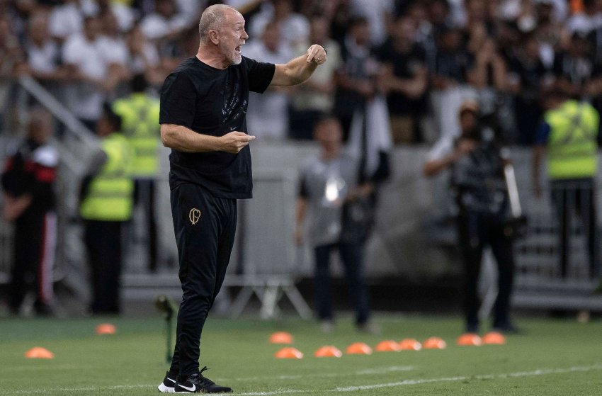 Mano Menezes, treinador do Corinthians Mano Menezes, treinador do Corinthians
