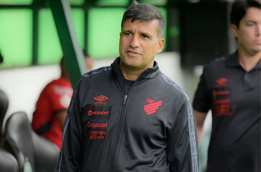 Wesley Carvalho, técnico do Athletico Wesley Carvalho, técnico do Athletico