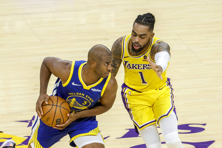 Chris Paul, do Golden State Warriors e D’Angelo Russell, do Los Angeles Lakers Chris Paul, do Golden State Warriors e D’Angelo Russell, do Los Angeles Lakers