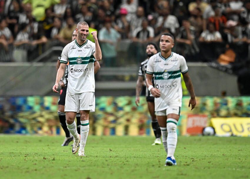 Slimani, do Coritiba Slimani, do Coritiba