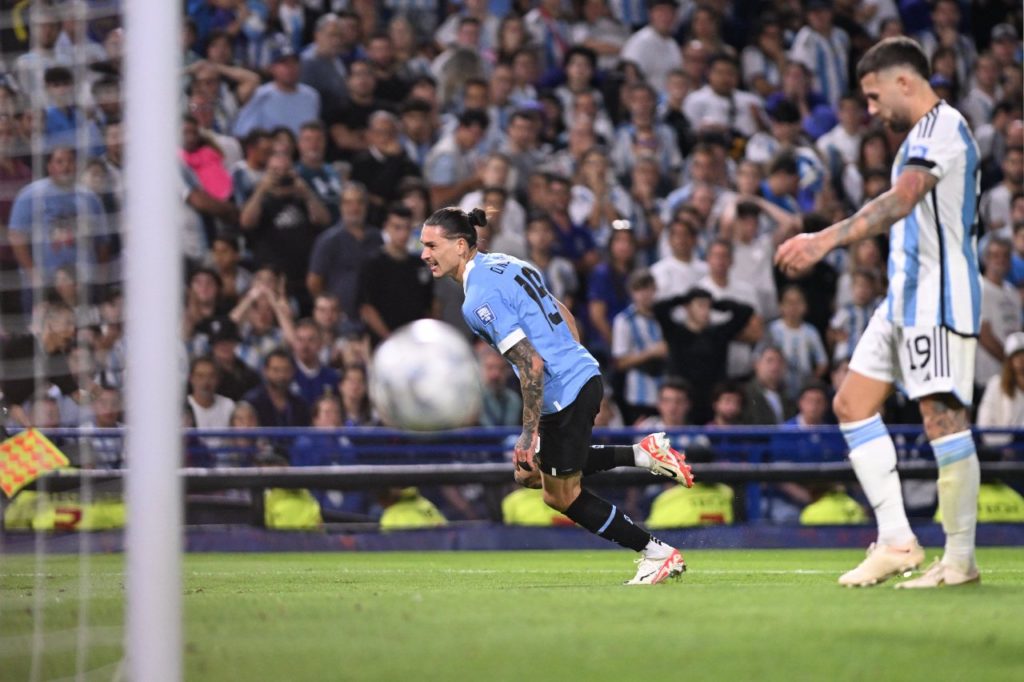 Darwin-Núñez-Uruguai-gol-imago1036993940h Darwin Núñez comemorando gol do Uruguai em cima da Argentina na Bombonera