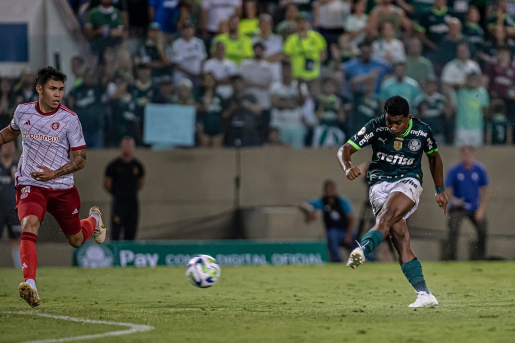 Endrick-Palmeiras-Gol-imago1036849385h Endrick do Palmeiras marcando gol contra o Inter pelo Brasileirão