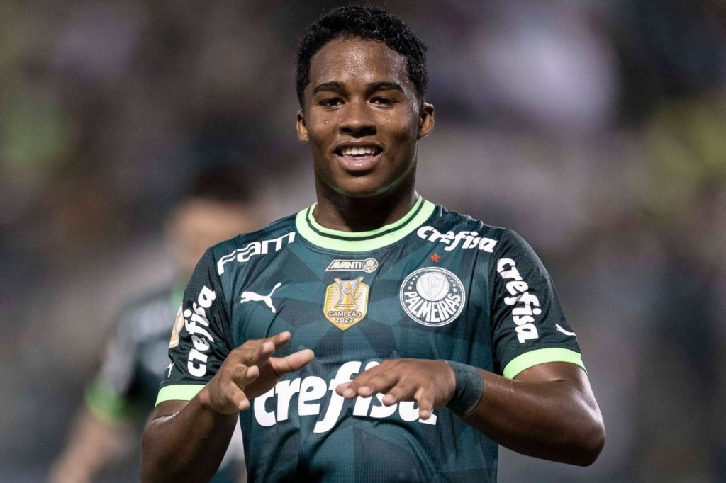 Endrick-Palmeiras-jogo-imago1036849649h Atacante Endrick do Palmeiras em jogo do Brasileirão