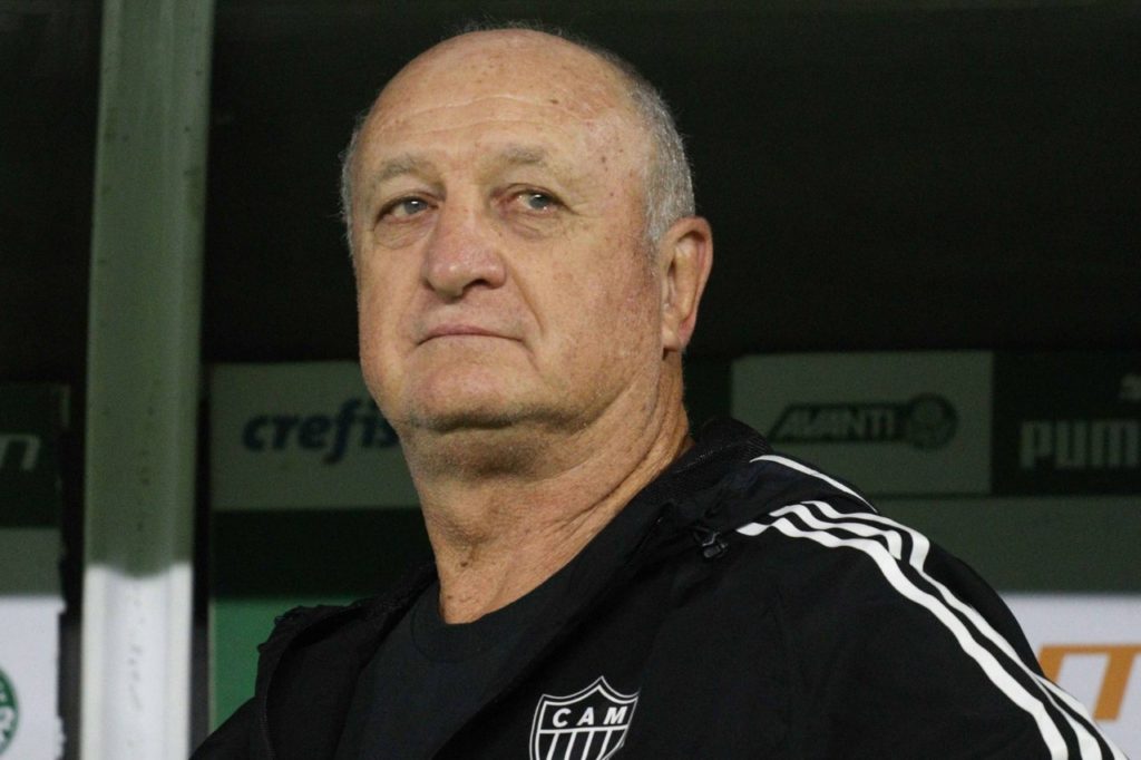 Felipão-tecnico-Atletico-imago1035947421h Luiz Felipe Scolari técnico do Atlético-MG no banco de reservas