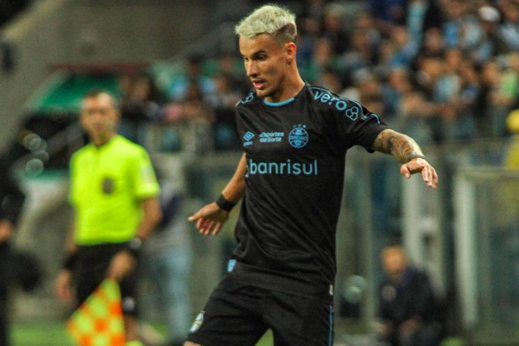 Ferreira-Grêmio-jogo-imago-1036606952h Meia-atacante Ferreira do Grêmio jogando pelo Brasileirão