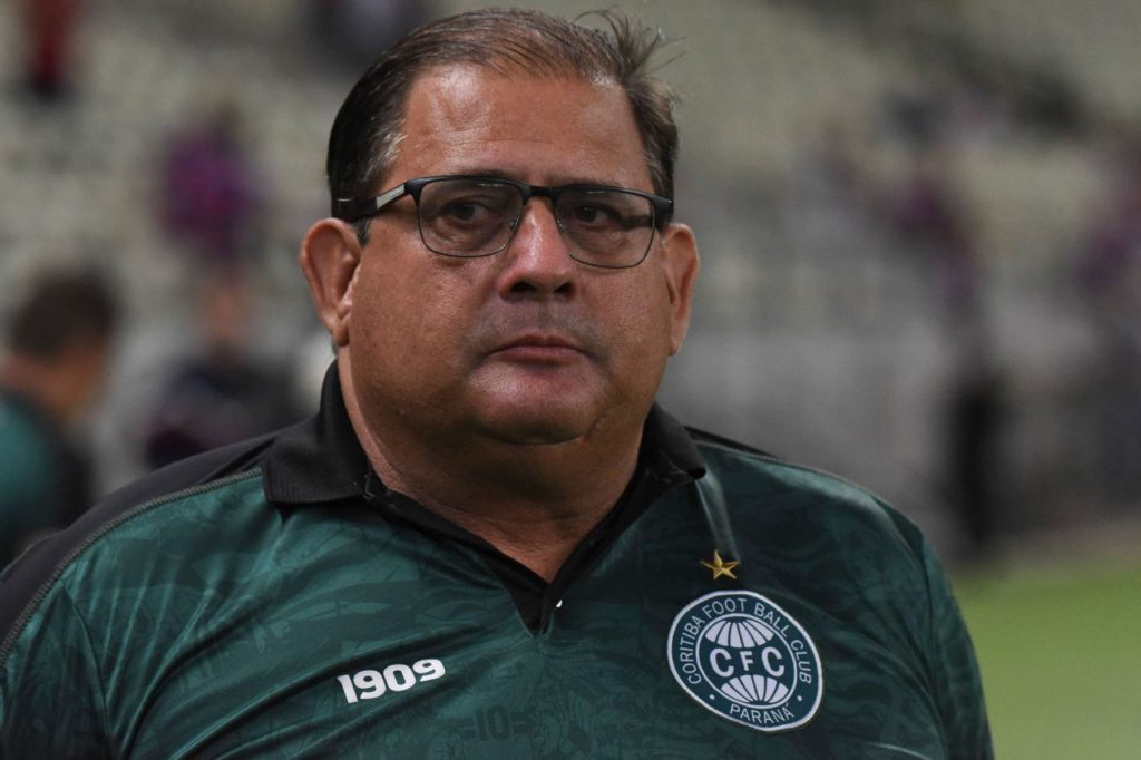 Guto-Ferreira-técnico-Coritiba-imago1017469354h Técnico Guto Ferreira no comando do Coritiba