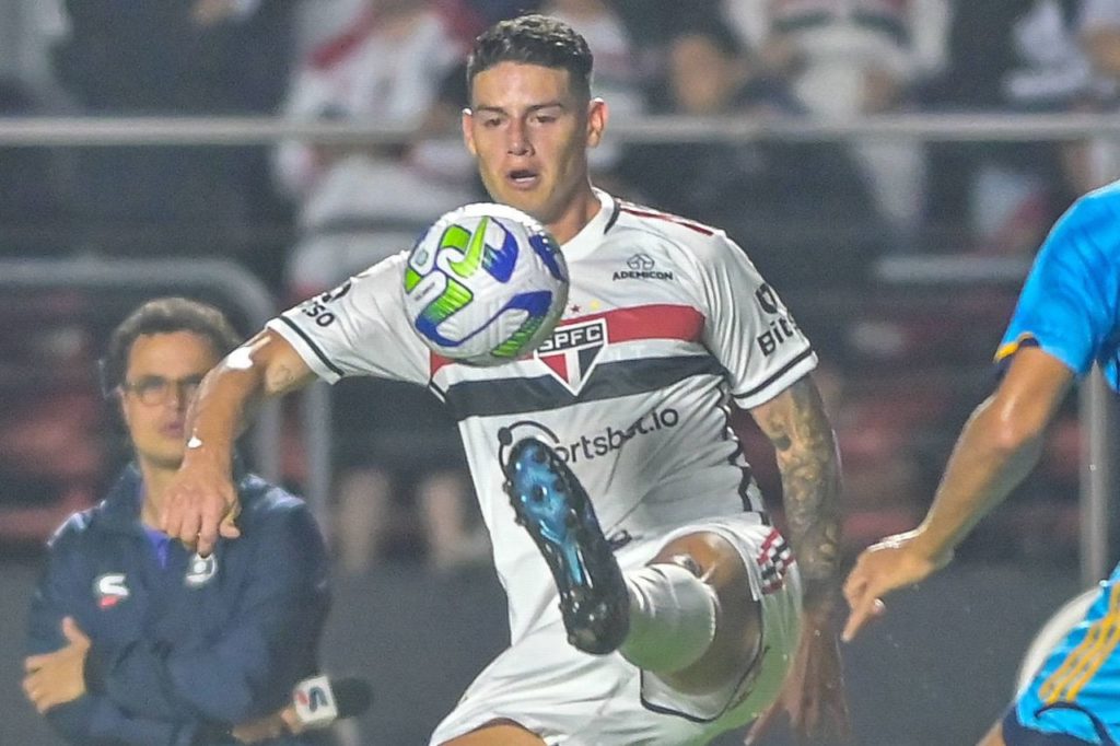 James-Rodríguez-São-Paulo-jogo-imago-1036524306h O colombiano James Rodríguez em ação pelo São Paulo no Brasileirão