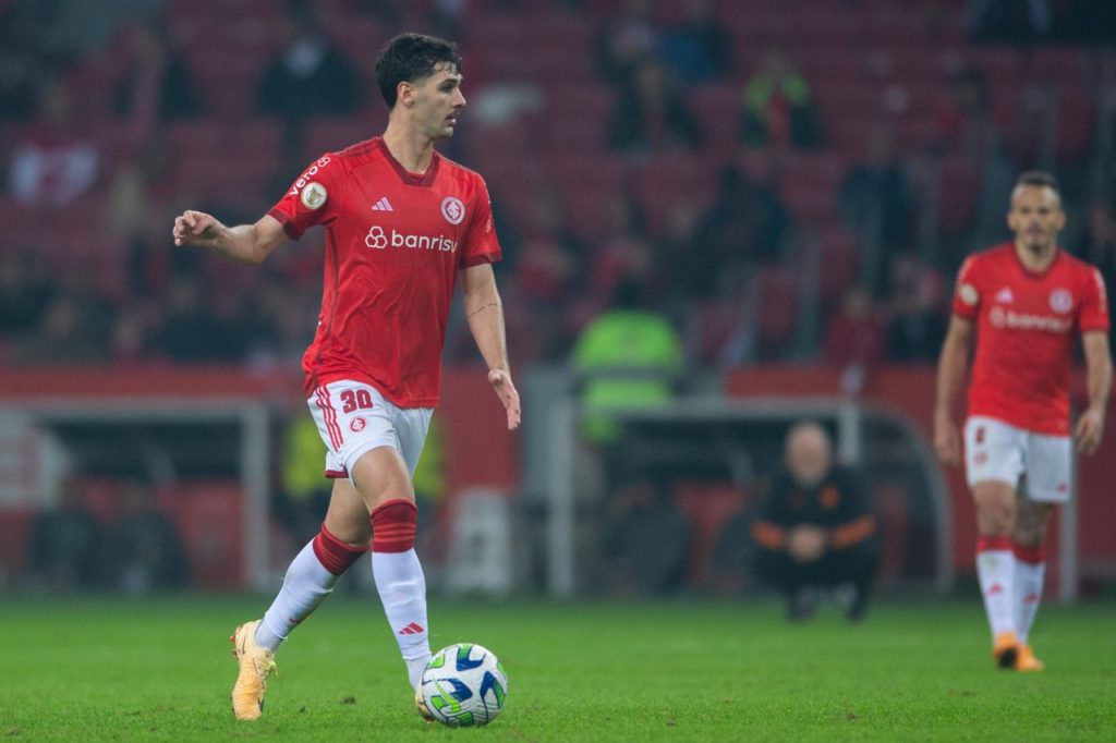 Johhny-Inter-lesão-imago1031414404h Johhny volante do Internacional jogando no Brasileirão