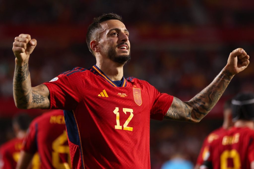 Atacante Joselu comemorando gol pela seleção espanhola