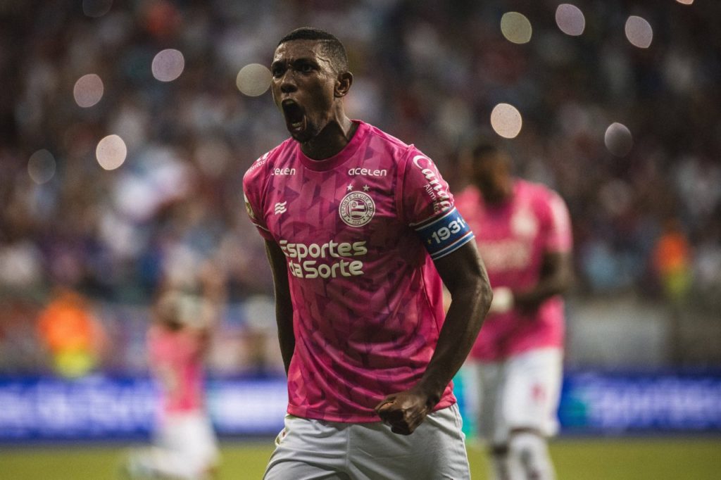 Kanu-Bahia-gol-imago1035870271 Zagueiro Kanu do Bahia comemorando gol em jogo do Brasileirão