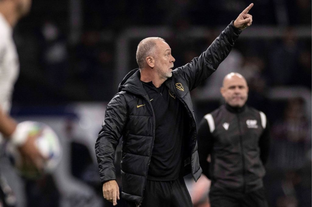 Mano-Menezes-técnico-Corinthians-imago1037263155h Técnico Mano Menezes no comando do Corinthians no Brasileirão