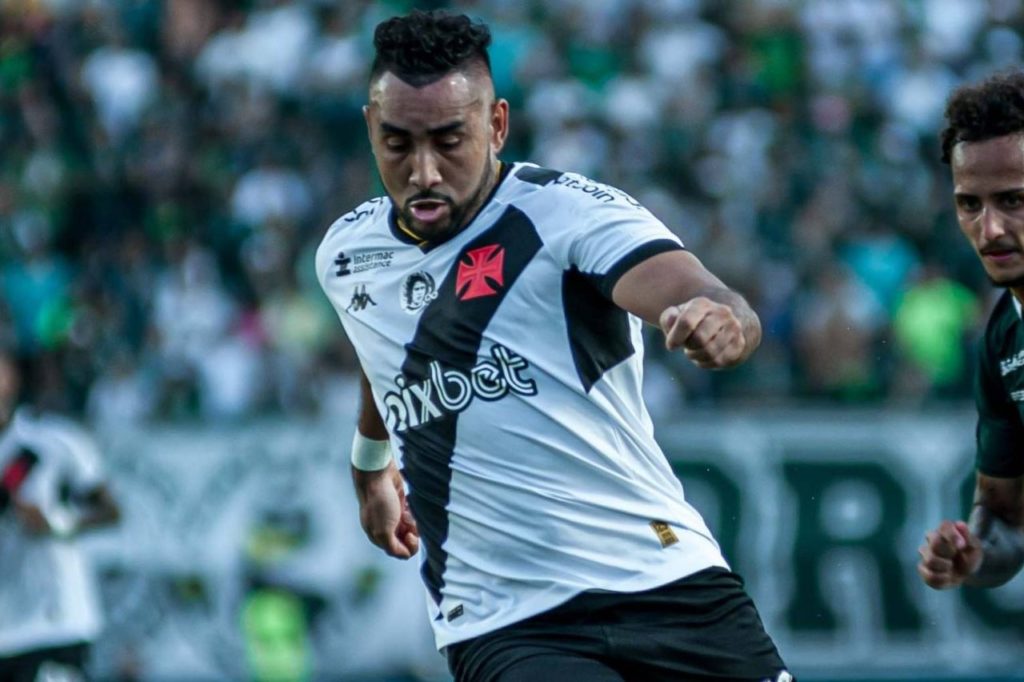 Payet-Vasco-jogo-imago1036385108h Francês Payet jogando pelo Vasco no Brasileirão