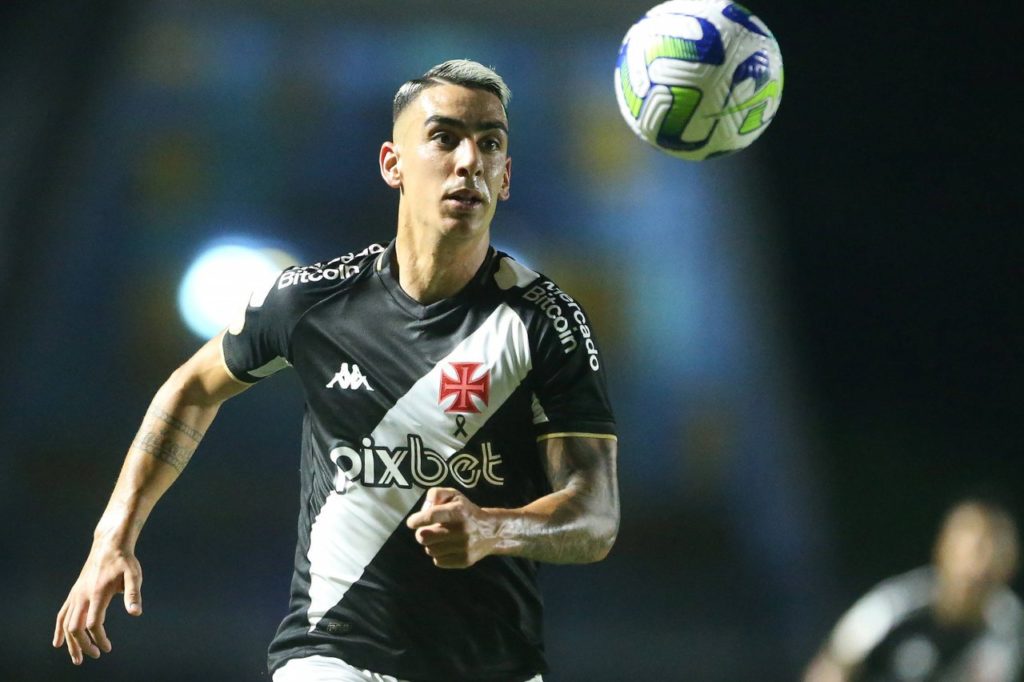 Puma-Rodríguez-Vasco-jogo-imago1032276753h Lateral Pumita jogando pelo Vasco no Brasileirão